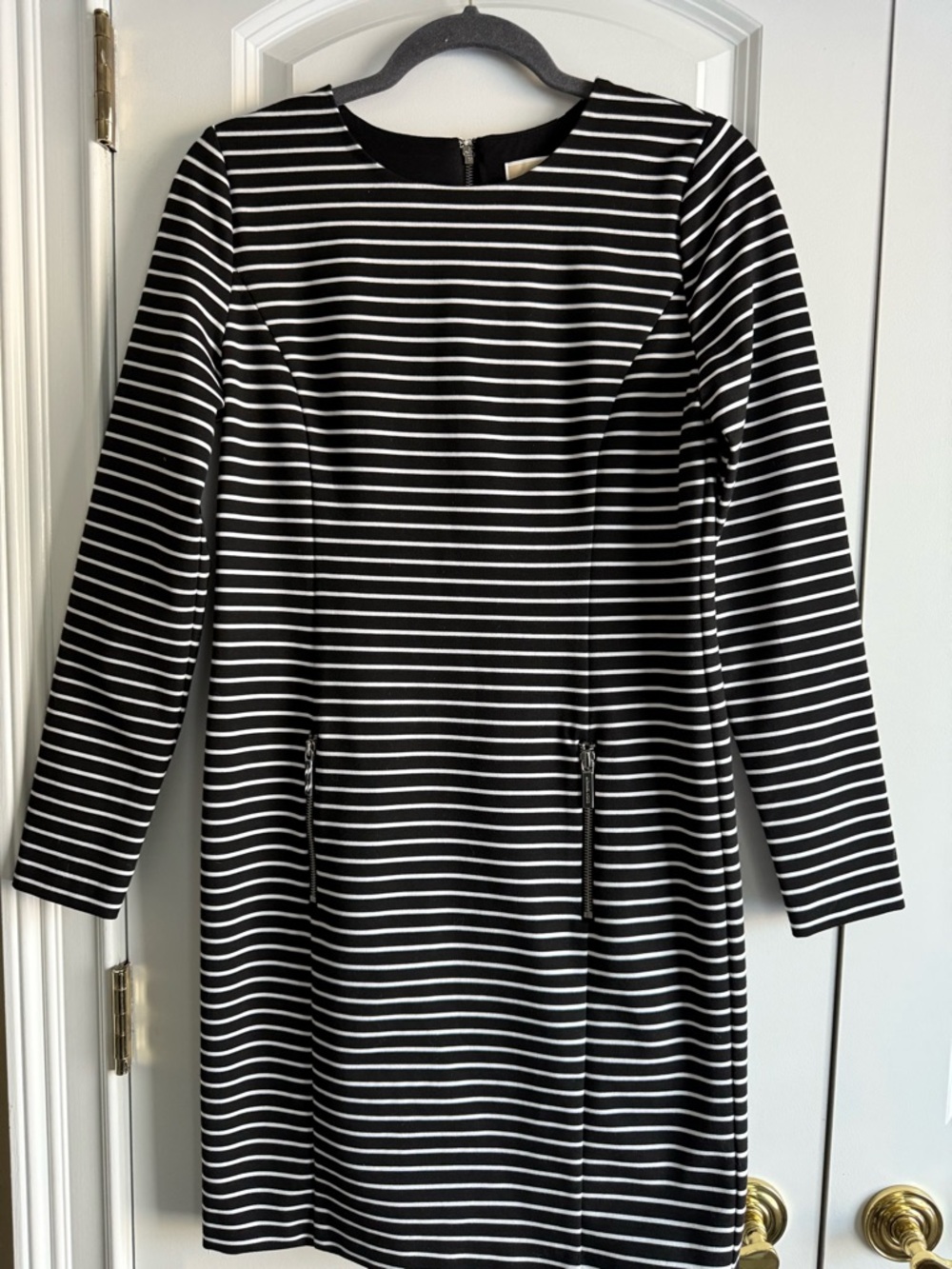 Michael Kors Black and White Striped Long Sleeve Shift Dress, sz. 6, NEW!